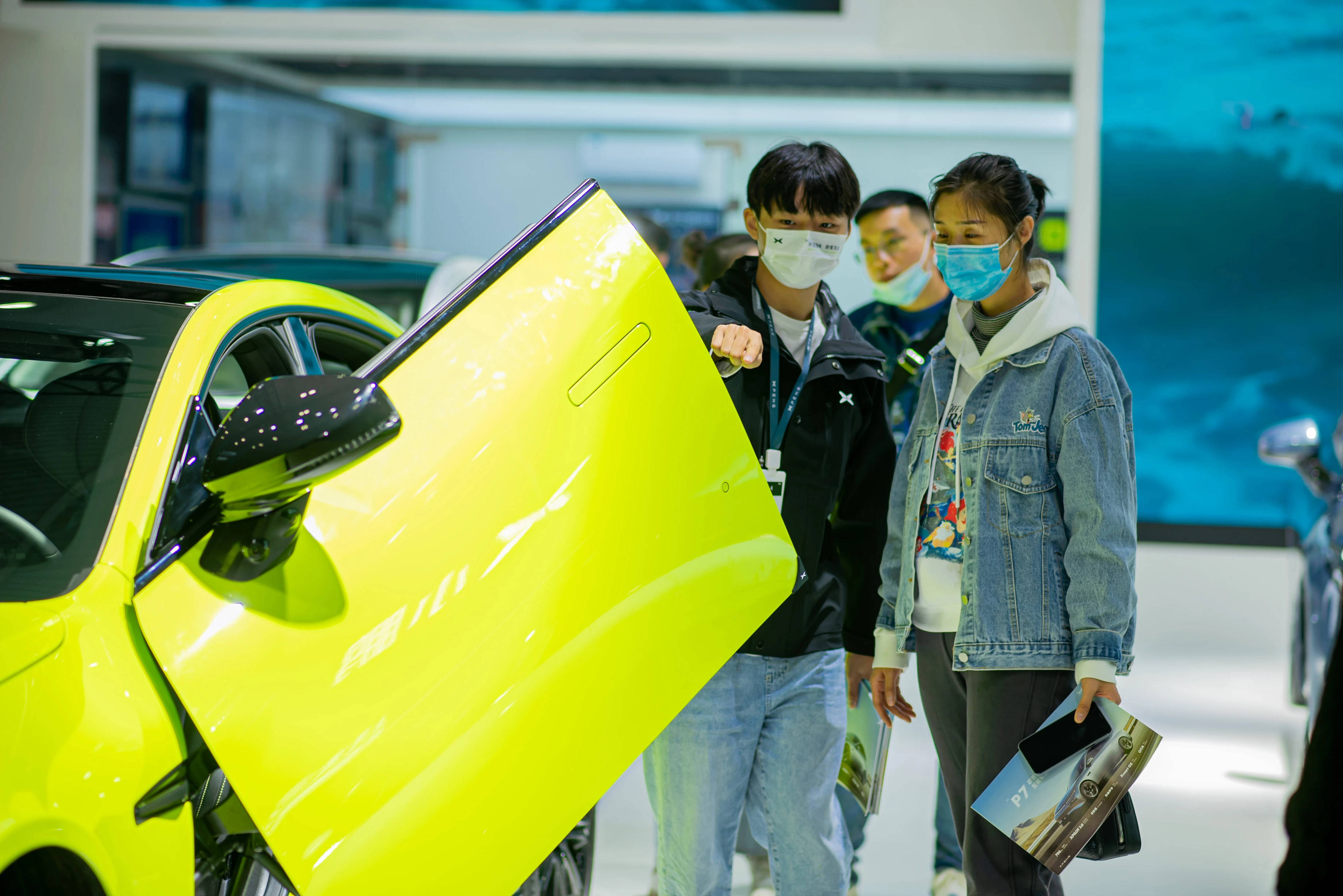 zoty体育-赛地聚焦——足总杯窗口期热度飙升，托特纳姆完成体检，质疑声仍在，团队化学反应显著(阿斯塔纳公开赛)